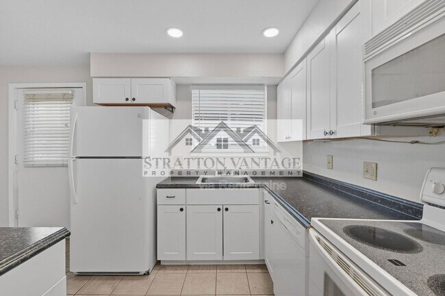 Building Photo - 4114 E Calle Redonda