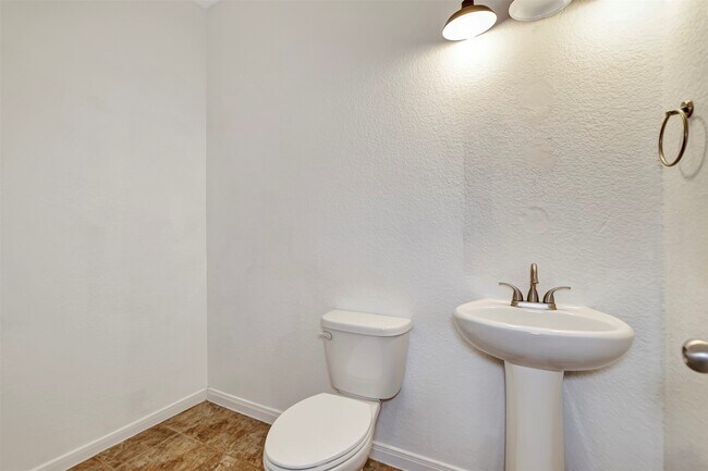 Building Photo - 5439 Baronet Dr