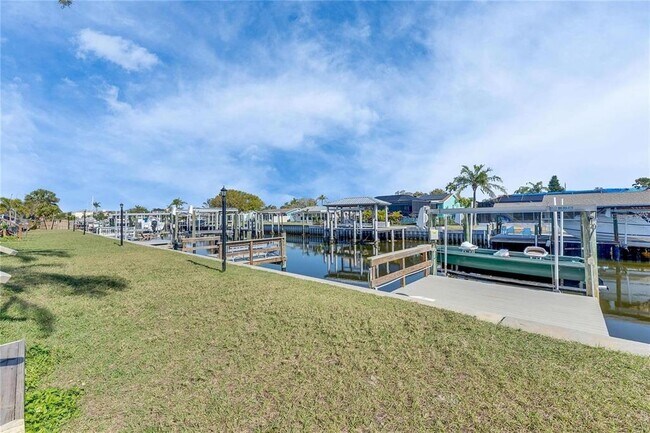 Building Photo - 1025 Apollo Beach Blvd