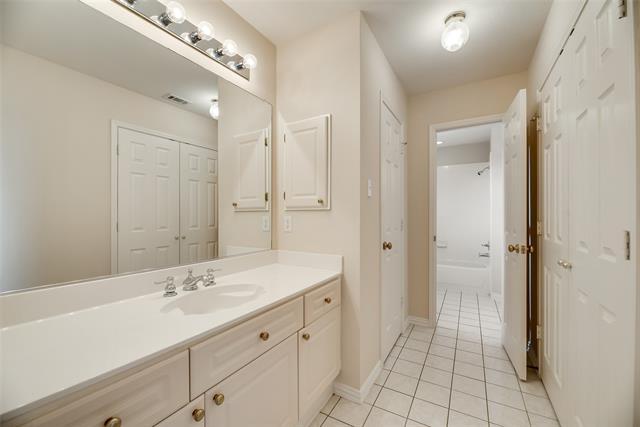 Building Photo - 3902 Harlington Ln