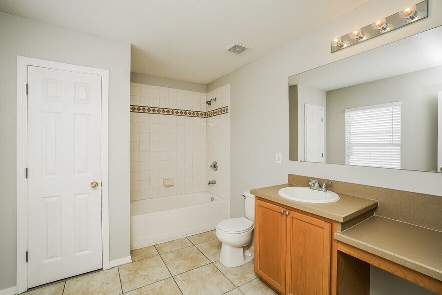 Building Photo - 9535 Maxson Dr