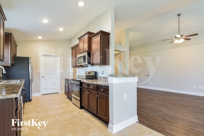 Building Photo - 14503 Dunrobin Dr