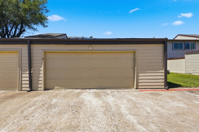 Building Photo - 7131 Westbranch Dr