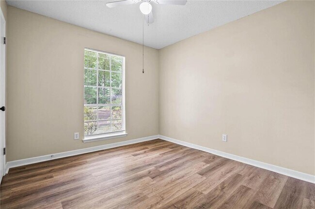 Building Photo - 5417 Quail Run E