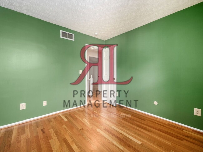 Building Photo - 362 W 4th Ave