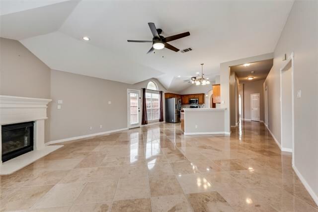 Building Photo - 912 Churchhill Dr