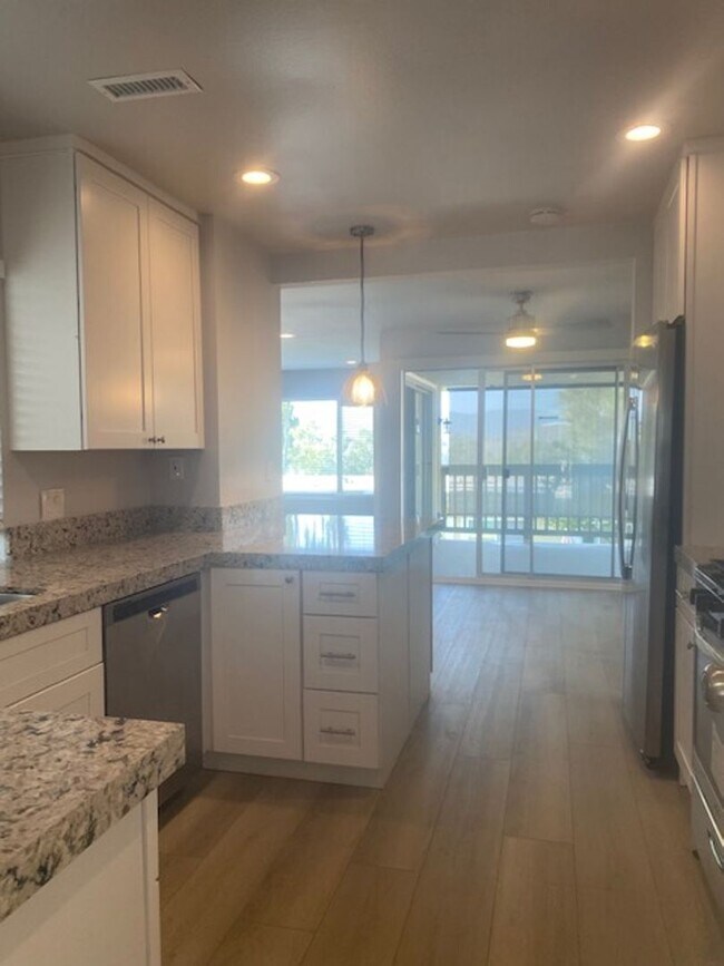 Building Photo - Beautiful fully remodeled 2 bedroom 1.5 bath in Laguna Hills