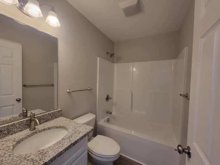 Building Photo - 605 Frank St