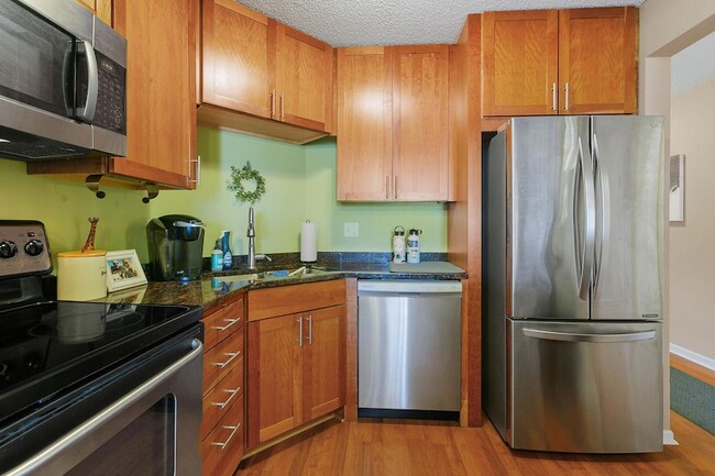 Building Photo - 401 S 1st St