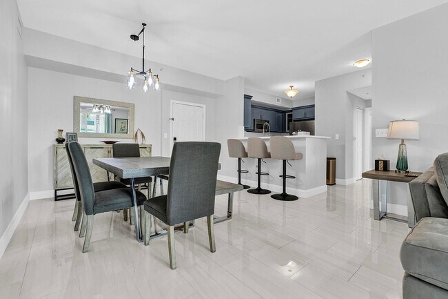 Building Photo - 802 W Windward Way