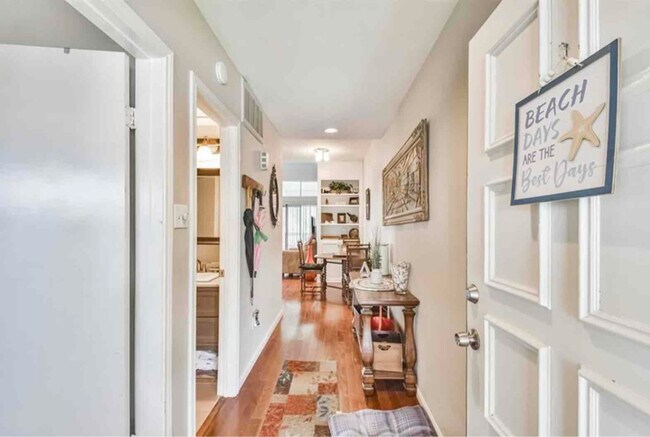 Building Photo - 124 April Point Dr S