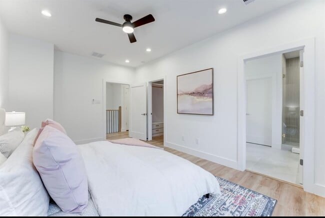 Building Photo - 1210 W 23rd St