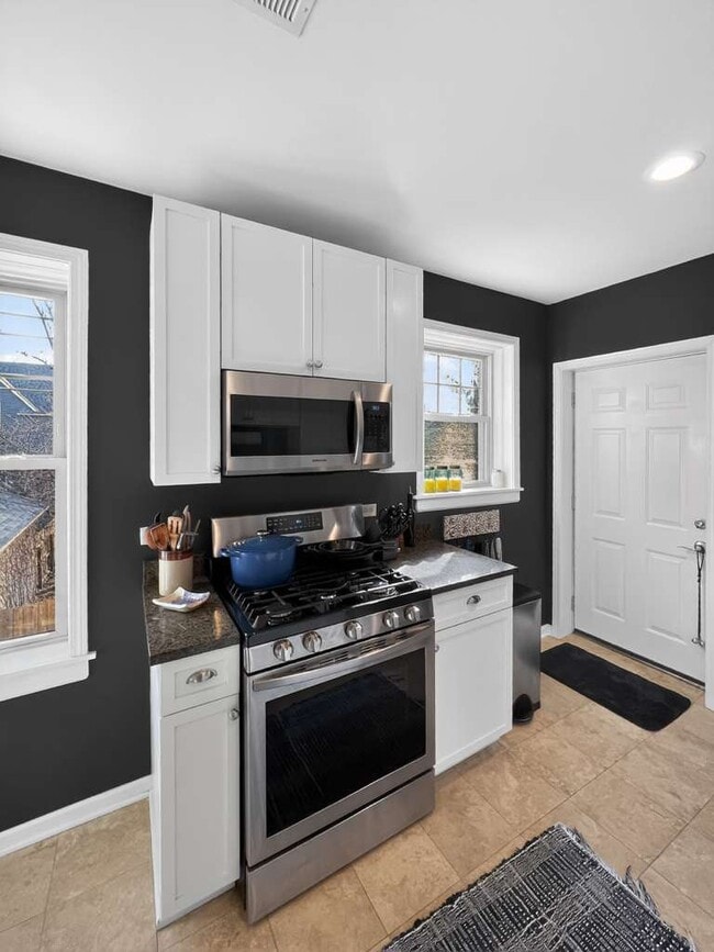 Building Photo - 7316 N Honore St