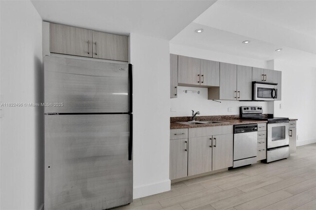 Building Photo - 111 E Flagler St