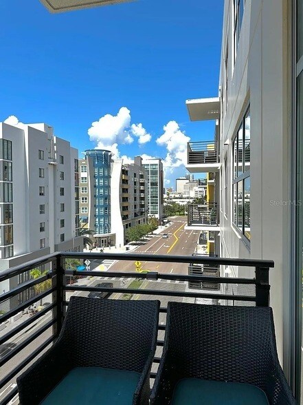 Building Photo - 1208 E Kennedy Blvd