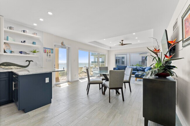 Building Photo - 1203 Hillsboro Mile