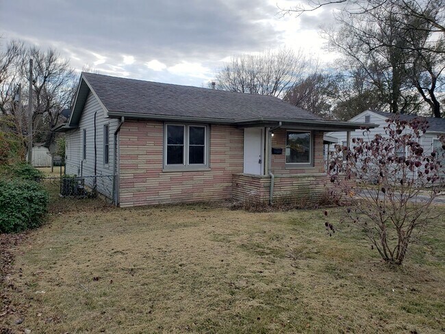 Primary Photo - 1664 E Florida St