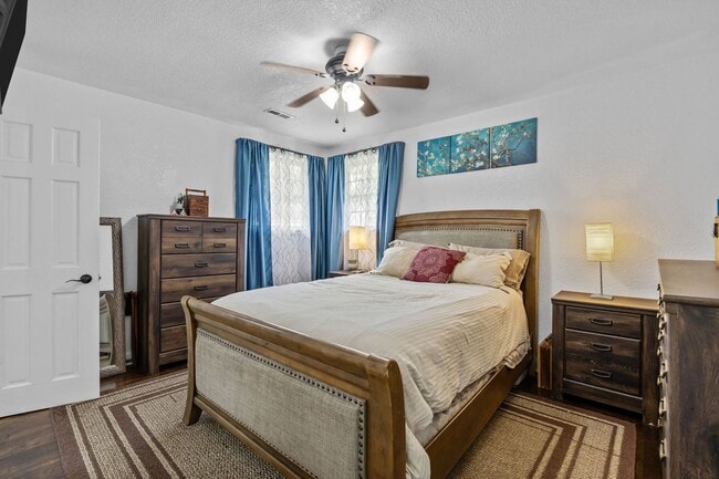 Building Photo - Spacious 4-Bedroom Home with Saltwater Pool & Large Fenced Yard