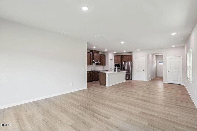 Building Photo - 912 Grand Mesa Dr