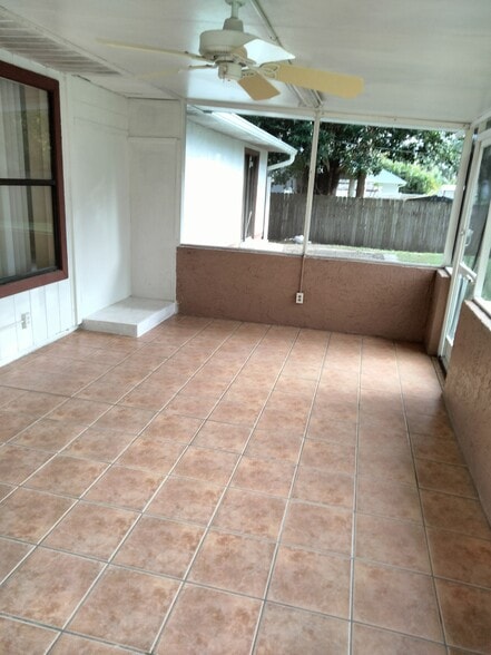 patio - 970 Jupiter Blvd NW