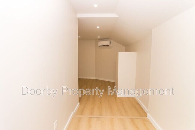 Building Photo - 65 Morning Mist Dr