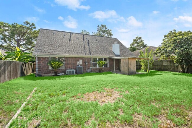 Building Photo - 6615 Broken Stone