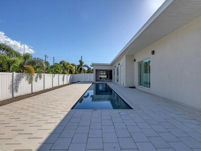 Building Photo - 4524 Riverwood Ave