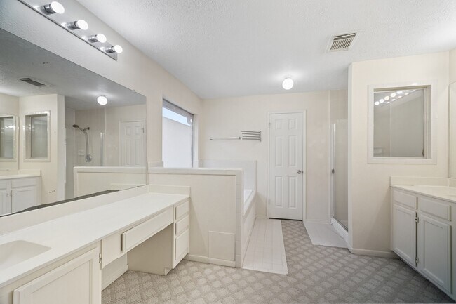 Building Photo - 16326 Brush Meadow Ct