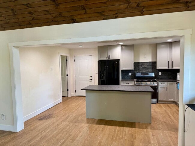 Building Photo - 3BR/2.5BA Home in Clarksville on Red River