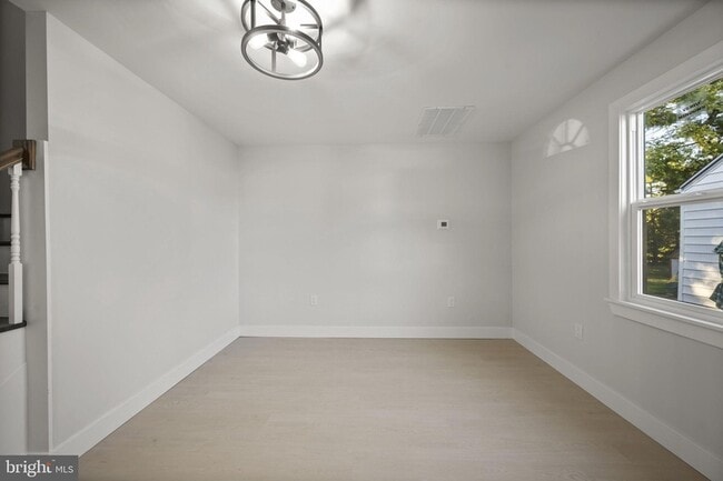 Building Photo - 821 S Woodlynn Rd