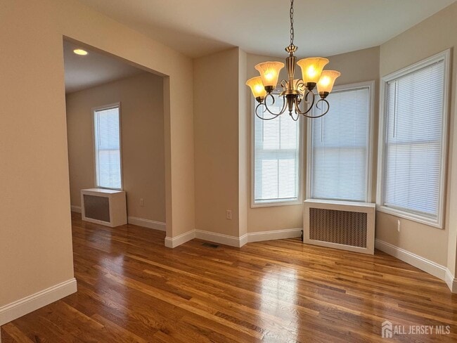 Building Photo - 150 George St