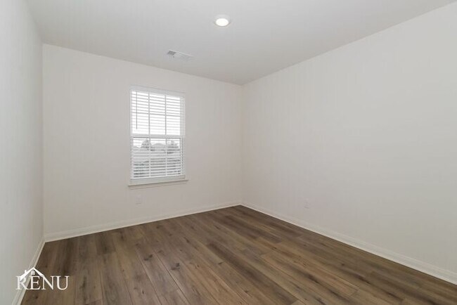 Building Photo - Coming Soon! First Month Free!
