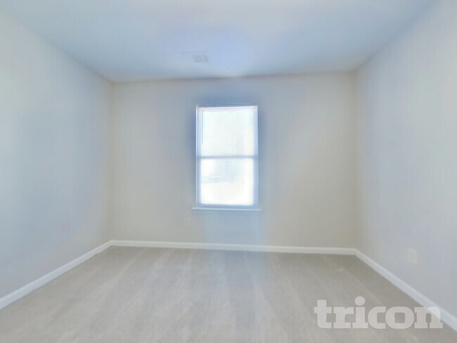 Building Photo - 30 Wyndham Ct