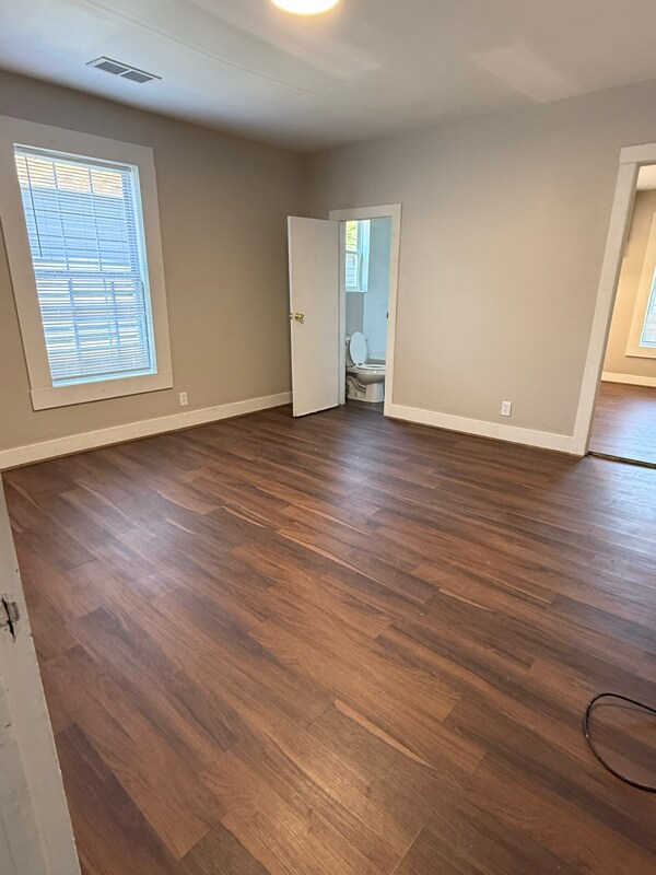 Building Photo - 204 3rd Ave N