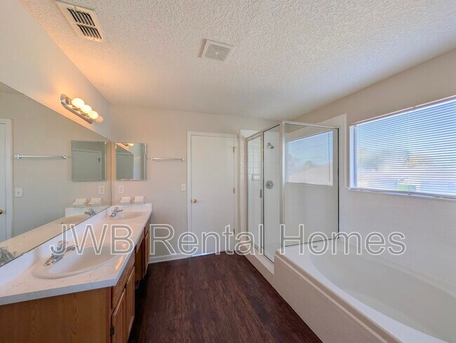 Building Photo - 12333 Casheros Cove Dr S