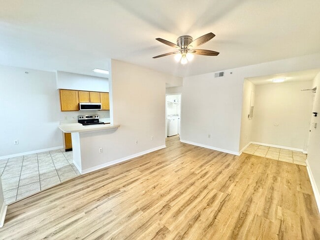 Building Photo - ** FAIRWAY PRESERVE ** 2 BED / 2 BATH COND...