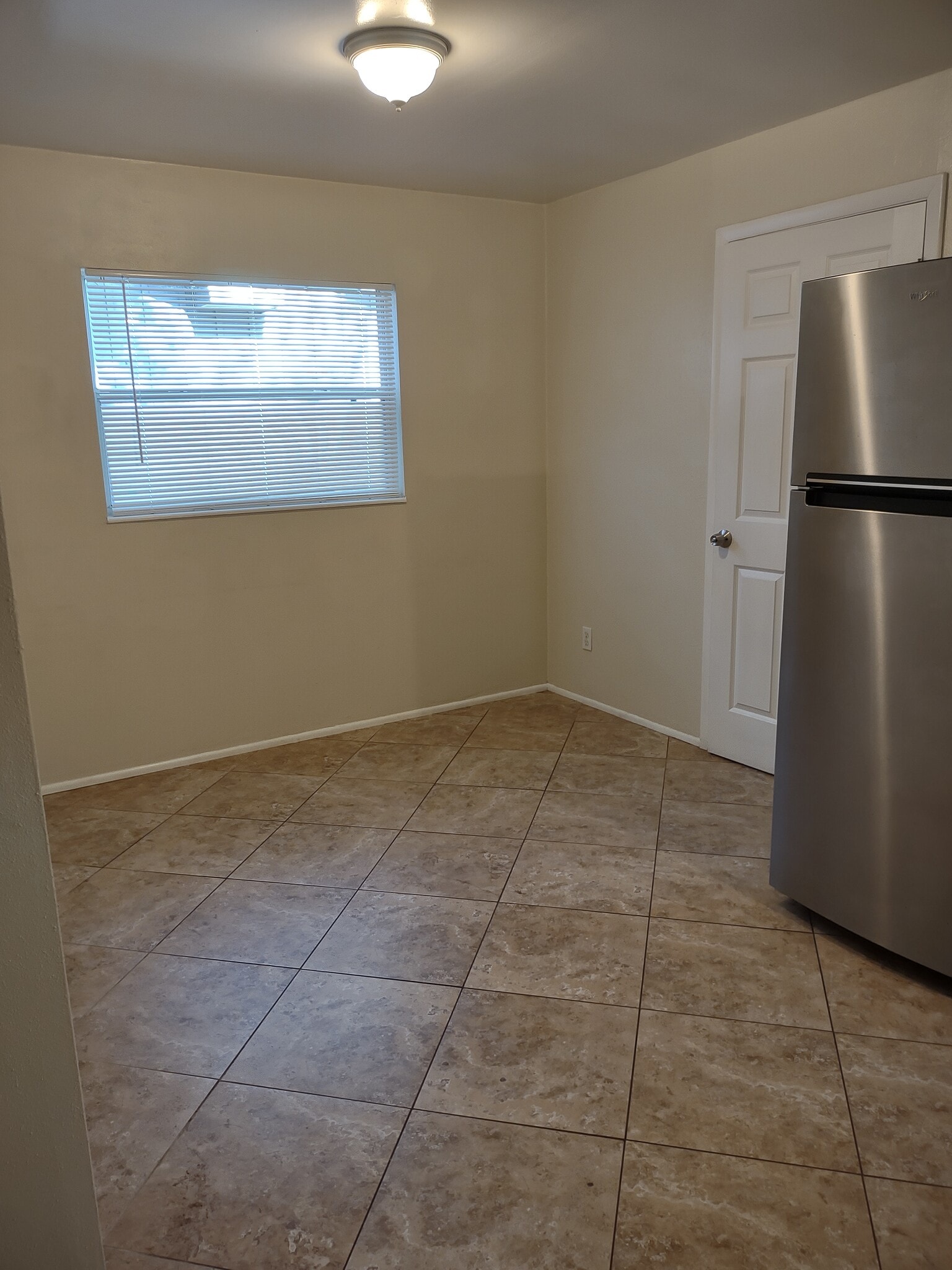 Dining area has also been used as an office area - 4121 Iris St N