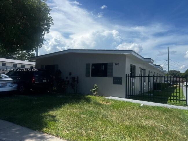 Building Photo - 2090 NW 31st St