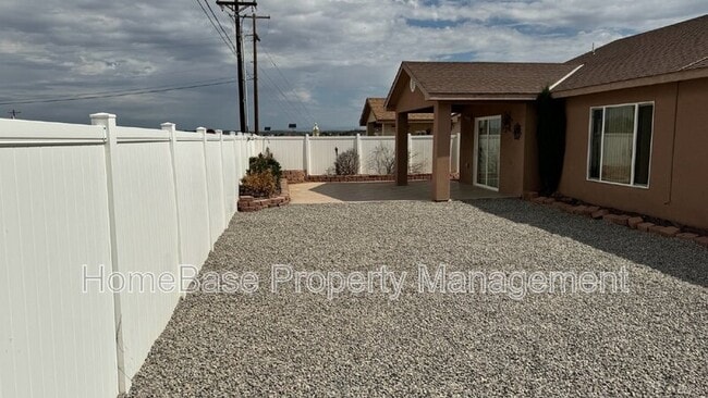 Building Photo - 605 Mesa Vista Dr