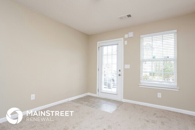 Building Photo - 447 Thistle Cove