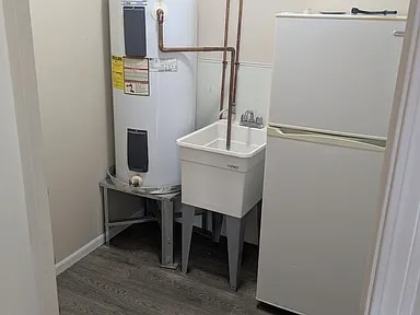 Building Photo - 5350 Camelot Dr