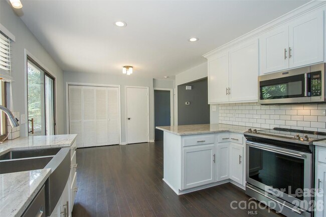 Building Photo - 11722 Carmel Lakes Dr