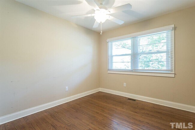 Building Photo - Gorgeous 4 Bedroom Ranch Home, Near Mordecai/Oakwood Neighborhoods, Premium Finishes, Fenced Back...