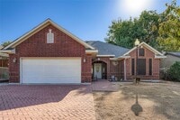 Building Photo - 10901 Parkfield Dr