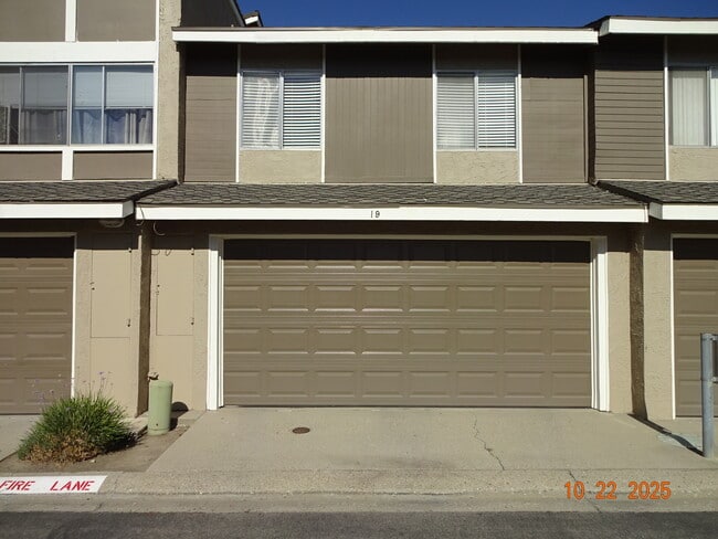 Primary Photo - 19 Bahia Cir