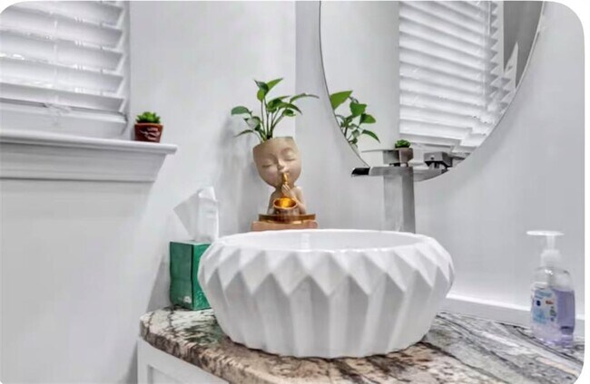 Building Photo - 2835 W Peek Rd NW