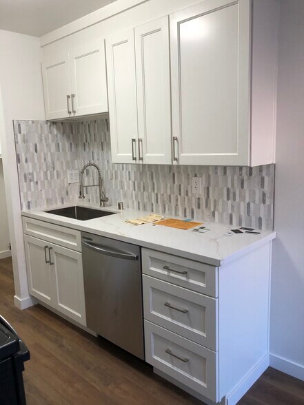 Building Photo - 480 Corcoran Ave