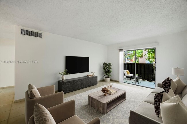 Building Photo - 10780 N Kendall Dr