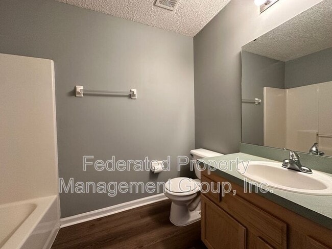 Building Photo - 13012 Staffordshire Dr S