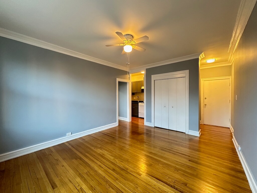 Building Photo - 1369 W Estes Ave
